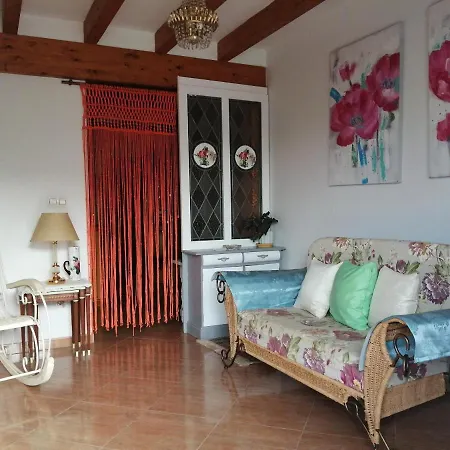 El Caserio De Esther Beranga